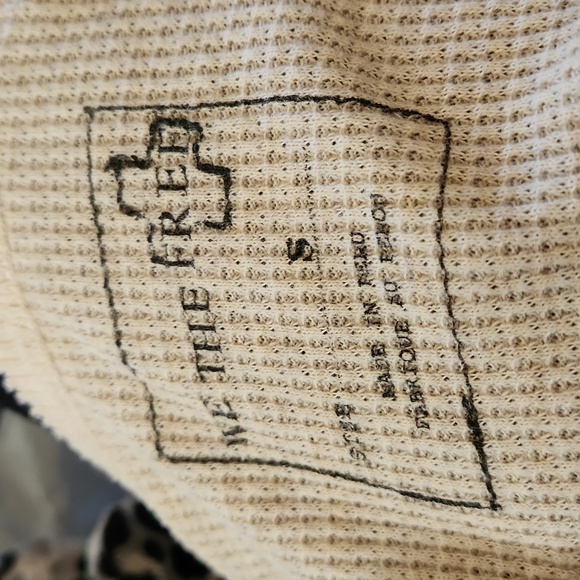 We The Free Thermal Long Sleeve Top - Size Small - Picture 9 of 9